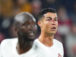 Ronaldo bermain dengan cedera hidung.