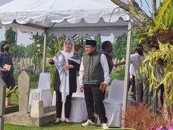 Puan Maharani dan Cak Imin Datangi TMP Kalibata, Ziarah Makam Taufiq Kiemas
