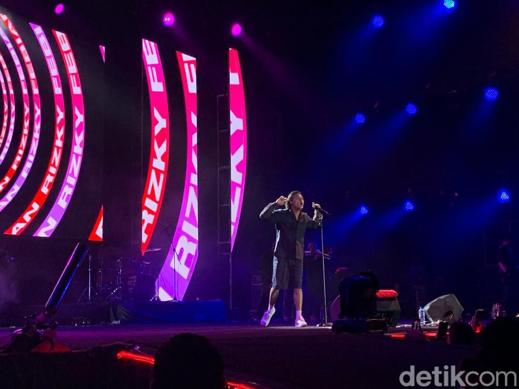 Ditonton Ganjar, Begini Keseruan Konser Rizky Febian dan Ziva di Medan