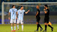 Kalau Messi protes sama wasit, De Paul pasti akan bantuin! (Getty Images)