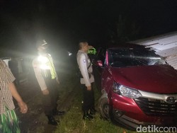 Mobil Avanza Ringsek Tertabrak KA di Sukabumi, 1 Orang Terluka