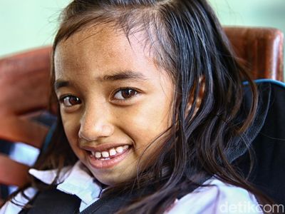 Semringah Anak-anak Desa Paling Selatan RI Lewat Listrik PLN