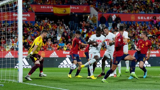 ZARAGOZA, SPAIN - SEPTEMBER 24: Breel Embolo of Switzerland celebrates after scoring their team's first goal during the UEFA Nations League League A Group 2 match between Spain and Switzerland at La Romareda on September 24, 2022 in Zaragoza, Spain. (Photo by Alex Caparros/Getty Images)