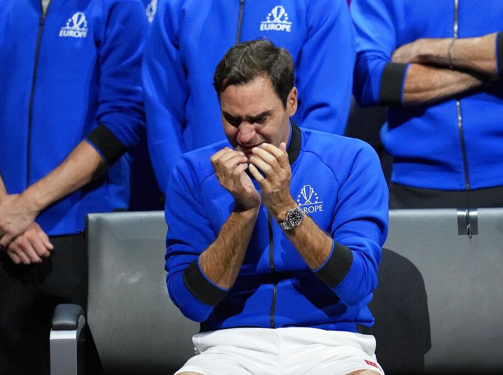 Tangis Roger Federer Saat Pensiun dari Dunia Tenis Tangis Roger Federer Saat Pensiun dari Dunia Tenis