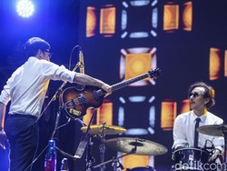 Gimmick Terus! Vincent Desta Ngelawak Bawakan Lagu Koes Plus