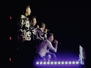 Konser Westlife di Jatim Expo Surabaya Pecah! Konser Westlife di Jatim Expo Surabaya Pecah!