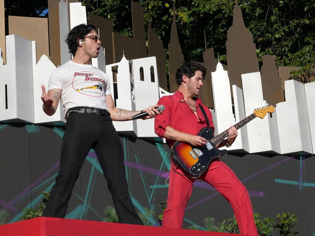 Jonas Brothers Para Hot Daddies!