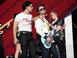 Dikabarkan Bercerai, Penampilan Terbaru Joe Jonas di Konser Jadi Sorotan