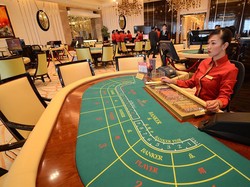 Populer: Lukas Enembe Sewa Private Jet Untuk Main Judi, Biayanya Fantastis