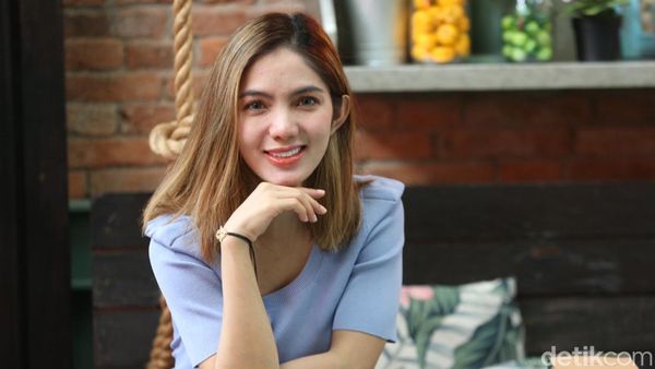 Potret Baby Niken Menikah dengan Duda