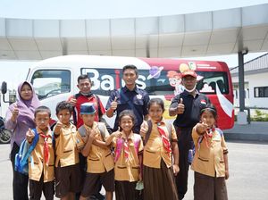 Bupati Kediri Fasilitasi 2 Bus untuk Pelajar Terdampak Proyek Bandara