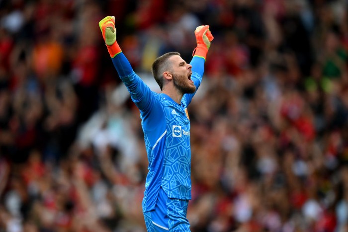 MANCHESTER, ENGLAND - SEPTEMBER 04: David De Gea of Manchester United celebrates after Marcus Rashford of Manchester United scores their sides second goal during the Premier League match between Manchester United and Arsenal FC at Old Trafford on September 04, 2022 in Manchester, England. (Photo by Shaun Botterill/Getty Images)