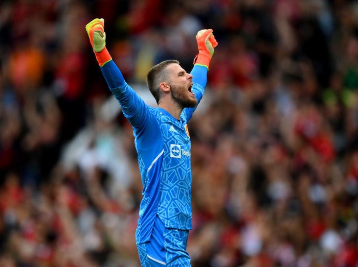 MANCHESTER, ENGLAND - SEPTEMBER 04: David De Gea of Manchester United celebrates after Marcus Rashford of Manchester United scores their sides second goal during the Premier League match between Manchester United and Arsenal FC at Old Trafford on September 04, 2022 in Manchester, England. (Photo by Shaun Botterill/Getty Images)