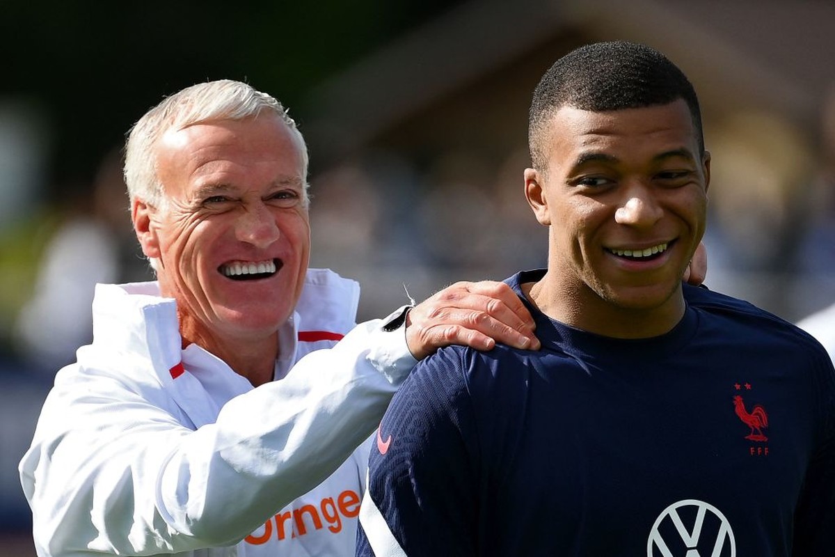 Deschamps: PSG Jangan Mainin Mbappe Sering-sering Ya (Foto: AFP via Getty Images/FRANCK FIFE)