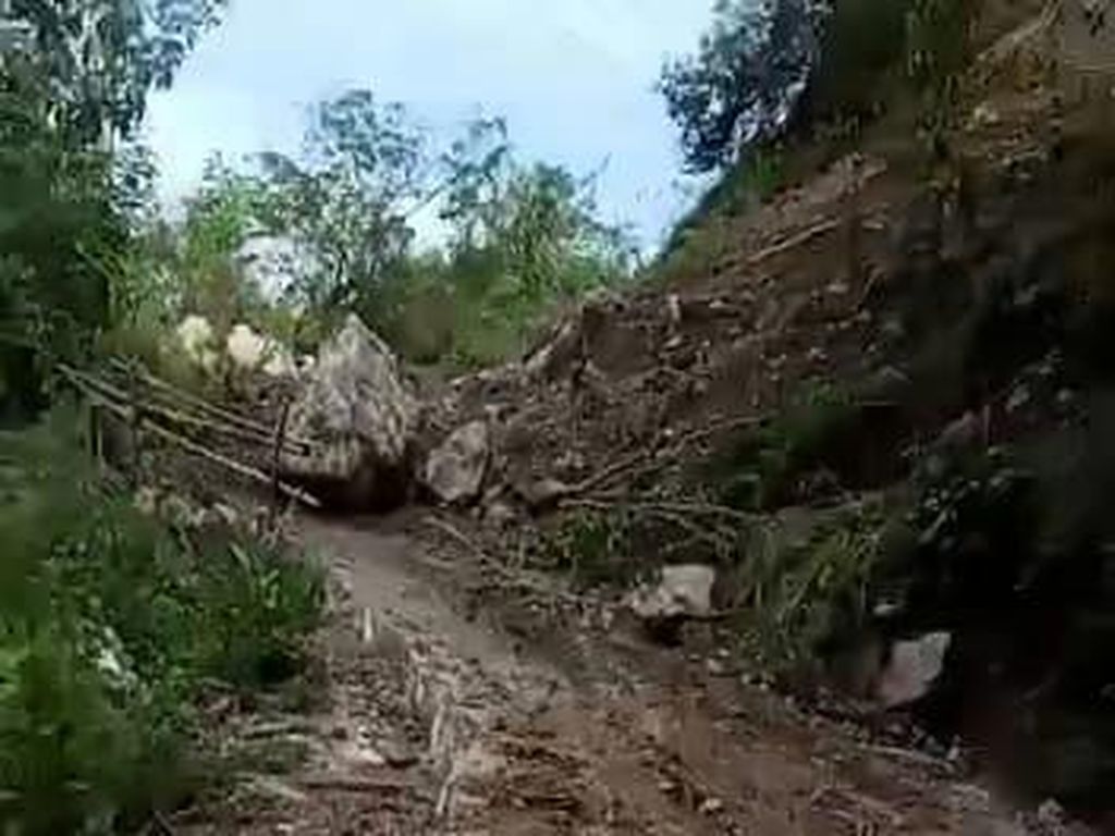 Longsor di Enrekang Sebabkan 2 Dusun Terisolir, 30 Ha Kebun Jagung Tertimbun Longsor di Enrekang Sebabkan 2 Dusun Terisolir, 30 Ha Kebun Jagung Tertimbun