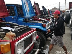 Sempat Sepi Usai Insiden Masuk Jurang, Sewa Jip Bromo Kini Mulai Bergeliat