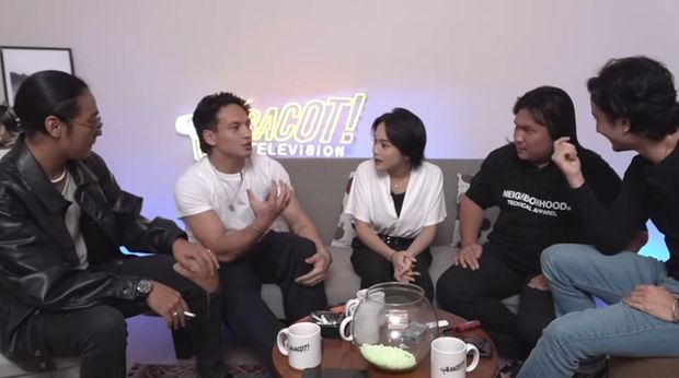 Jeje Slebew yang bikin kagum saat bicara dengan bahasa inggris