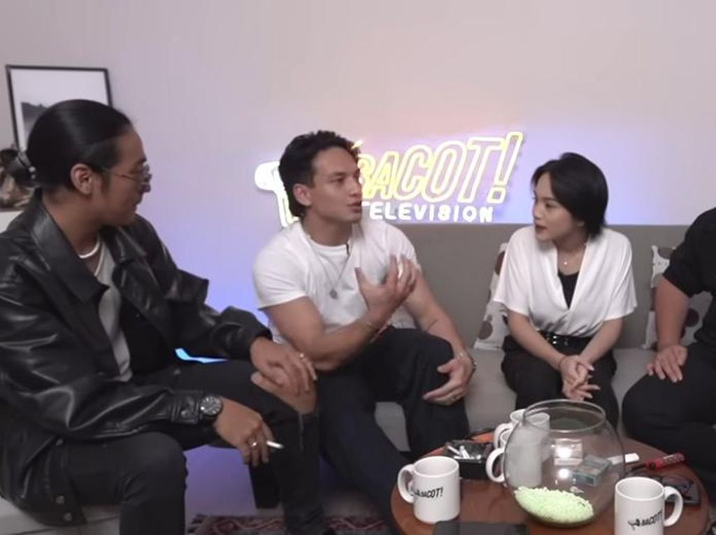 Jeje Slebew Bikin Jefri Nichol, Keanu, Abidzar sampai Bryan Domani Jatuh Cinta Jeje Slebew Bikin Jefri Nichol, Keanu, Abidzar sampai Bryan Domani Jatuh Cinta