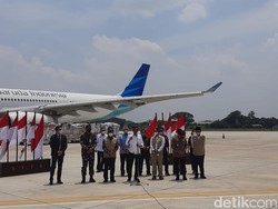 Tomy Winata Ikut Dampingi Jokowi Lepas Bantuan Kemanusiaan ke Pakistan