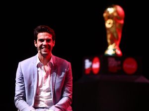 Kaka Kena Tekel Horor, Ada Netizen yang Fokus ke Nama di Jersey-nya Kaka Kena Tekel Horor, Ada Netizen yang Fokus ke Nama di Jersey-nya