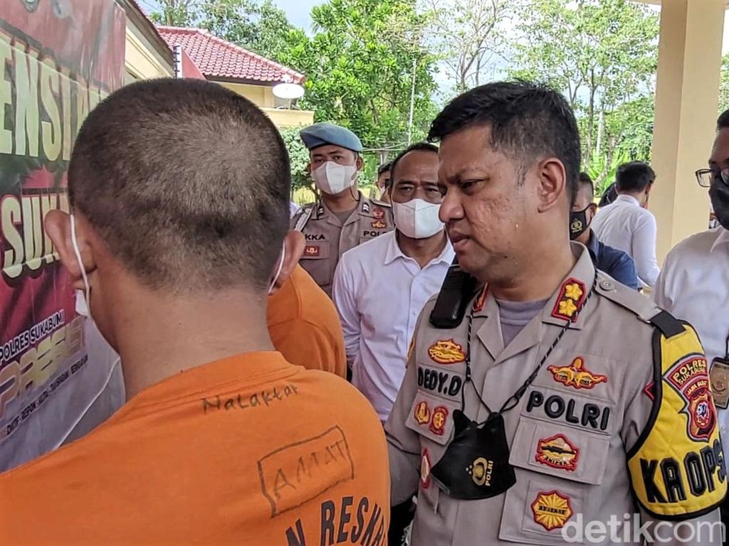 4 Fakta Dua Pria Gasak Uang Rp 1,9 M di ATM Sukabumi 4 Fakta Dua Pria Gasak Uang Rp 1,9 M di ATM Sukabumi