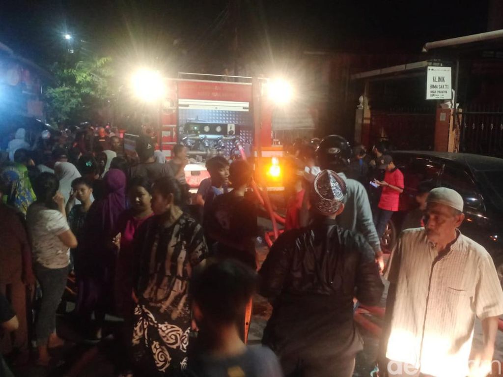 Kebakaran di Permukiman Tallo Makassar, 10 Unit Damkar Dikerahkan