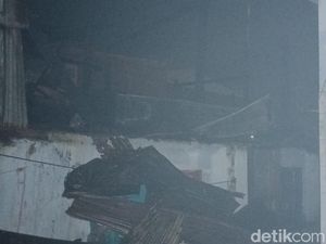 Kebakaran di Tallo Makassar Hanguskan 19 Rumah, Diduga Korsleting Listrik