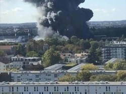 Pasar Produk Makanan Terbesar Dunia di Paris Hangus Terbakar