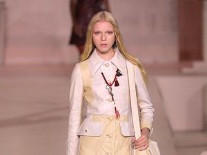 10 Koleksi Busana Coach Spring/ Summer 2023 yang Berjiwa Muda