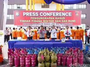 5 Pengoplos LPG Subsidi Ditangkap Polda Riau, Raup Untung Rp 500 Juta 5 Pengoplos LPG Subsidi Ditangkap Polda Riau, Raup Untung Rp 500 Juta