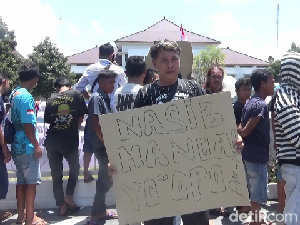 Ratusan Sopir Truk Pasir Lumajang Demo Bupati, Tuntut Akses Jalan-Tetap Nambang