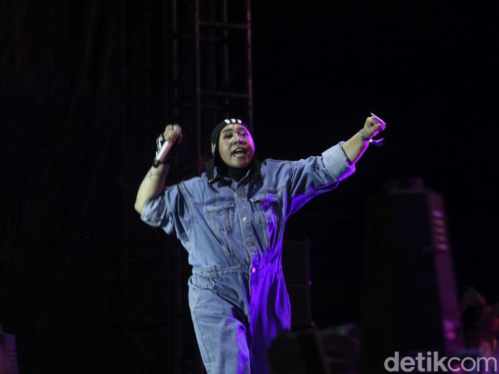 Melly Goeslaw Lincah Banget Rayakan Berat Badan Turun 17 Kilogram Melly Goeslaw Lincah Banget Rayakan Berat Badan Turun 17 Kilogram