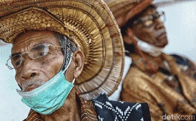 Menyelami Makna Persatuan di Balik Topi Tii Langga