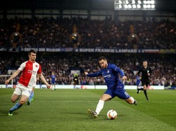 Di antaranya pernah melawan Eden Hazard, saat bintang asal Belgia itu masih membela Chelsea. Duel keduanya terjadi di pentas Europa League. (Foto: Marc Atkins/Getty Images)