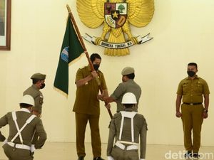 Kirab Pataka Jatim di Pacitan Disambut Hujan hingga Seni Rontek Kirab Pataka Jatim di Pacitan Disambut Hujan hingga Seni Rontek