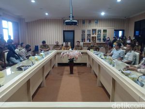 Gaji Guru Honorer Belum Dibayar, Pemkot Bandar Lampung Ngaku Tak Punya Duit