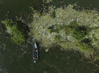 Penampakan Sampah Kotori Bendungan PLTA di El Salvador