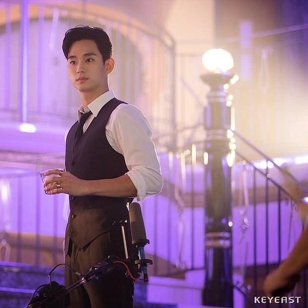 Penampilan Kim Soo Hyun dalam Hotel del Luna (2019) /Foto: Courtesy of KeyEast Foto: Courtesy of KeyEast