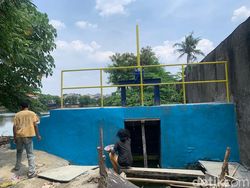 Pintu Air di Sodetan Antibanjir Pondok Bambu Dibangun, Segera Rampung!