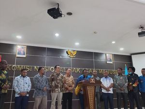 Di Komnas HAM, Anggota DPR Papua Minta KPK Perlakukan Lukas Enembe Manusiawi