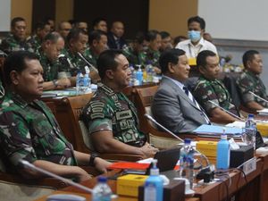 Saat Panglima TNI-KSAD Kompak Hadiri Rapat Bareng Komisi I DPR