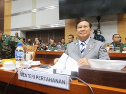 Prabowo Tertawa Ditanya Kemungkinan Duet dengan Jokowi di 2024