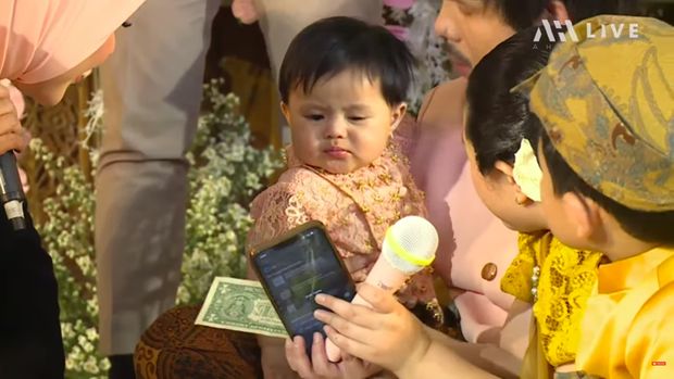 Potret Tedak Siten Ameena