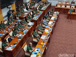 Jenderal Andika-Dudung Abdurachman Hadiri Rapat Bareng Prabowo di DPR