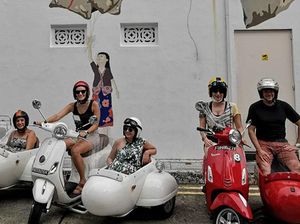 Cara Asyik Eksplor Singapura: Gowes Sepeda-Naik Vespa!