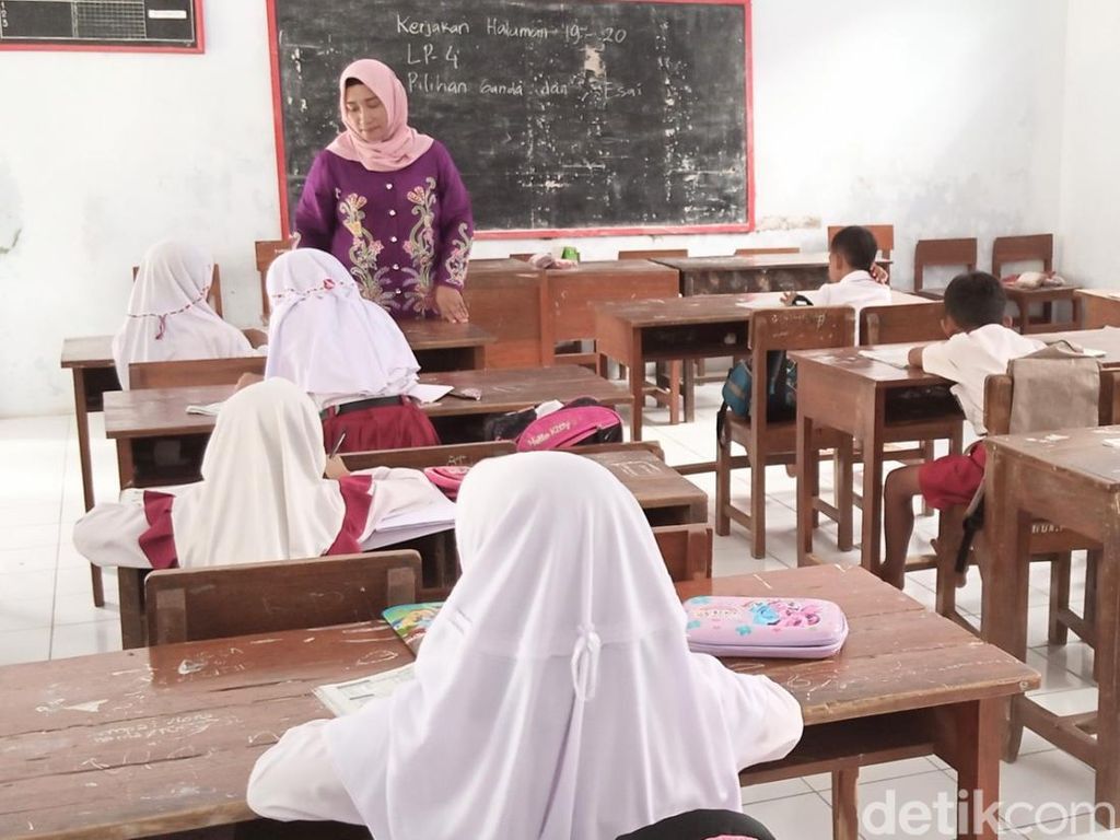 Tolak Regrouping, Siswa SD di Kemiri Purworejo Belajar Tanpa Guru