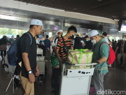63 Calon Jamaah Umrah Jatim Gagal Berangkat gegara Sertifikat Vaksin