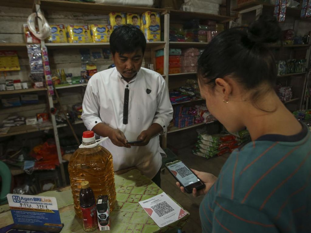Keren! Scan QRIS Sudah Rambah Warung di Perbatasan RI-Malaysia Keren! Scan QRIS Sudah Rambah Warung di Perbatasan RI-Malaysia