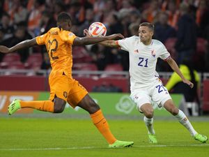 Gol Tunggal Van Dijk Loloskan Belanda ke Semifinal UEFA Gol Tunggal Van Dijk Loloskan Belanda ke Semifinal UEFA