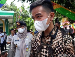 Namanya Masuk 3 Besar Survei Cagub DKI Polstat, Gibran: Santai